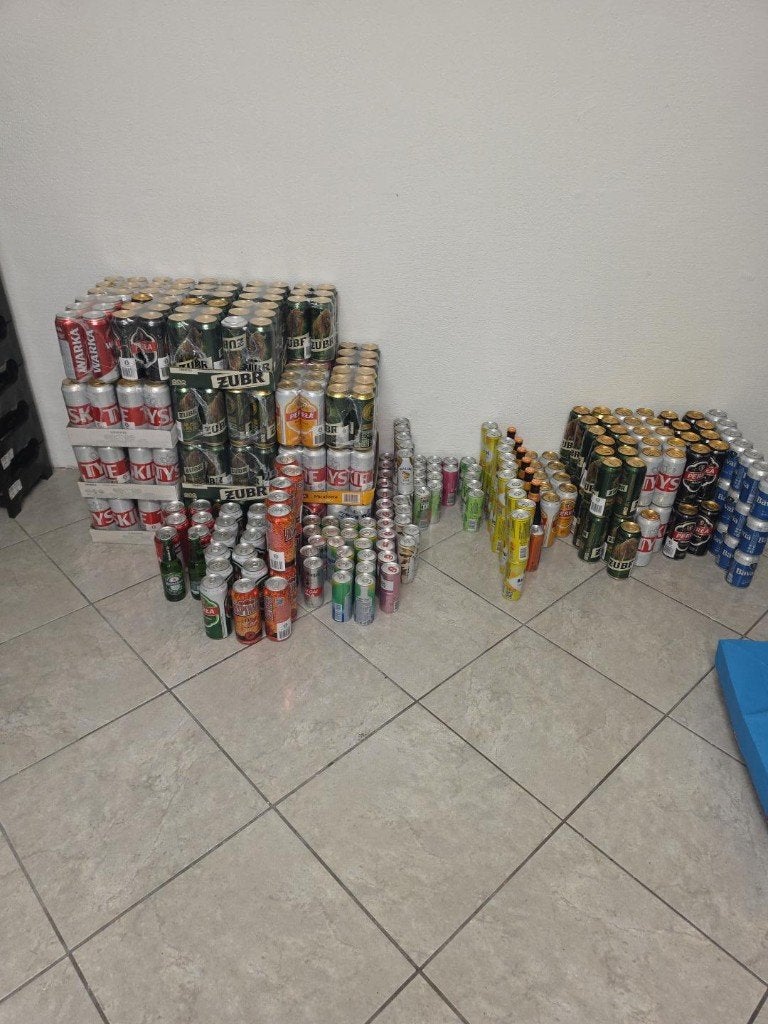 Blikjes bier /alcohol / frisdrank ( overdatum), Ophalen, Zo goed als nieuw, Frisdrank, Overige merken