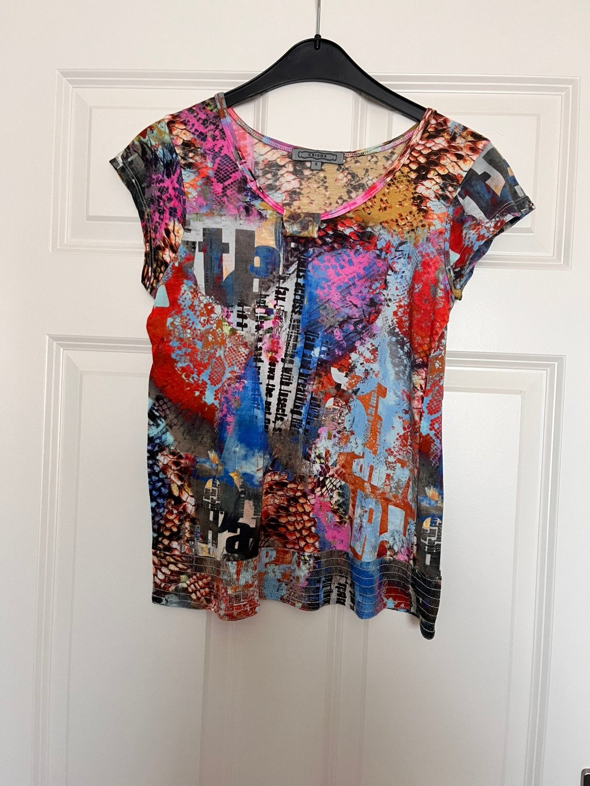 T-shirt maat S. Merk Geisha, Ophalen of Verzenden, Zo goed als nieuw, Maat 38/40 (M), Korte mouw