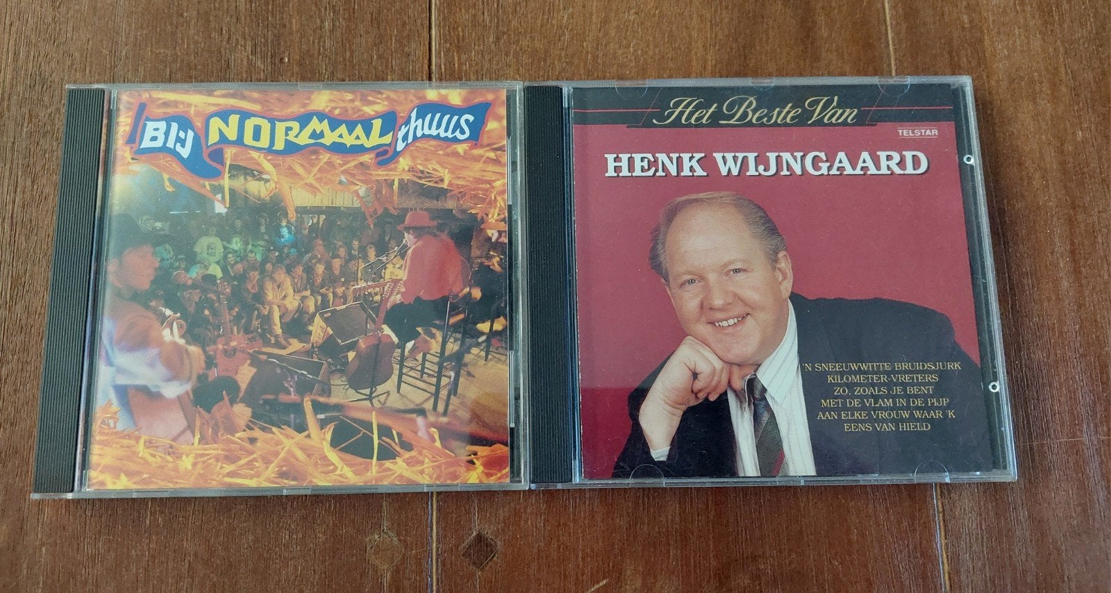 Het Beste Van Henk Wijngaard & Bij Normaal Thuus 5 euro p/s, Cd's en Dvd's, Cd's | Nederlandstalig, Gebruikt, Inclusief doosje