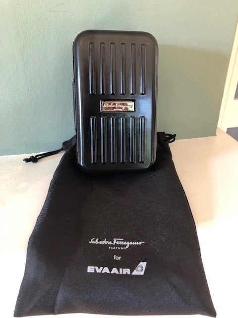 amenity kit verzorgingsset EVA Air zwart Salvatore Ferragamo, Ophalen of Verzenden, Nieuw, Zwart, Heer of Dame