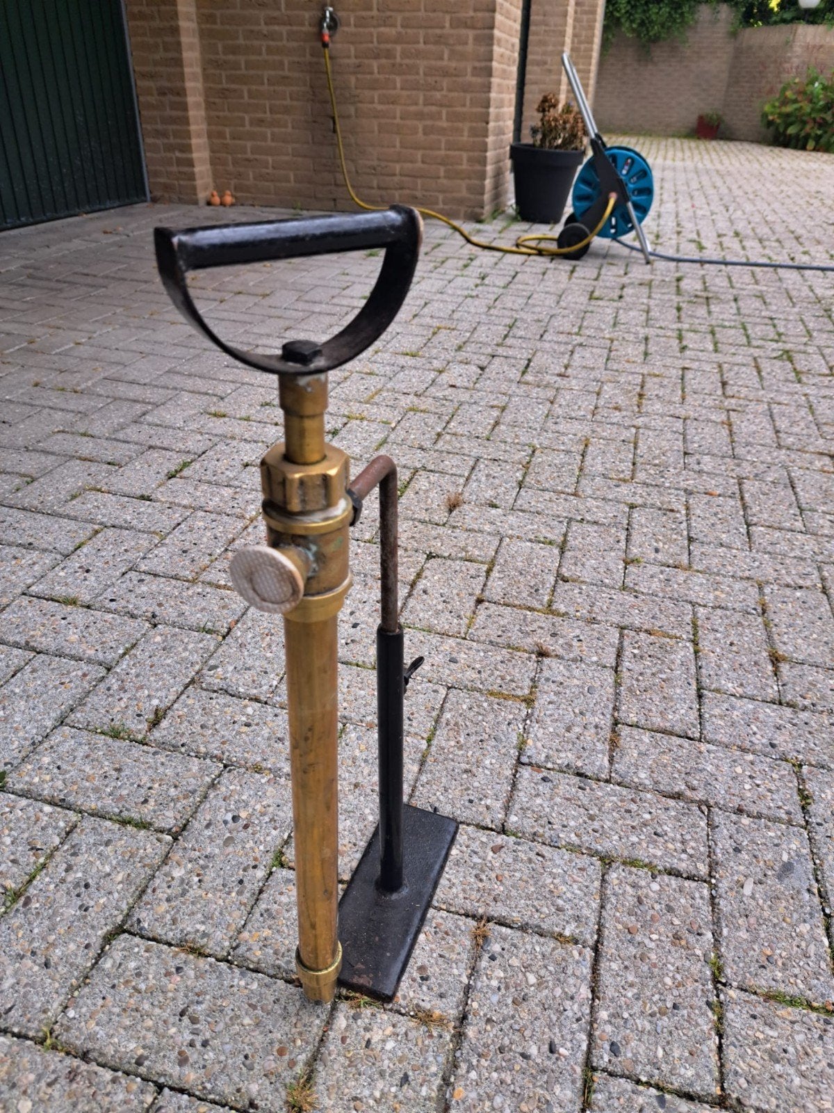 Oude brandweer emmerpomp, Ophalen, Gebruikt