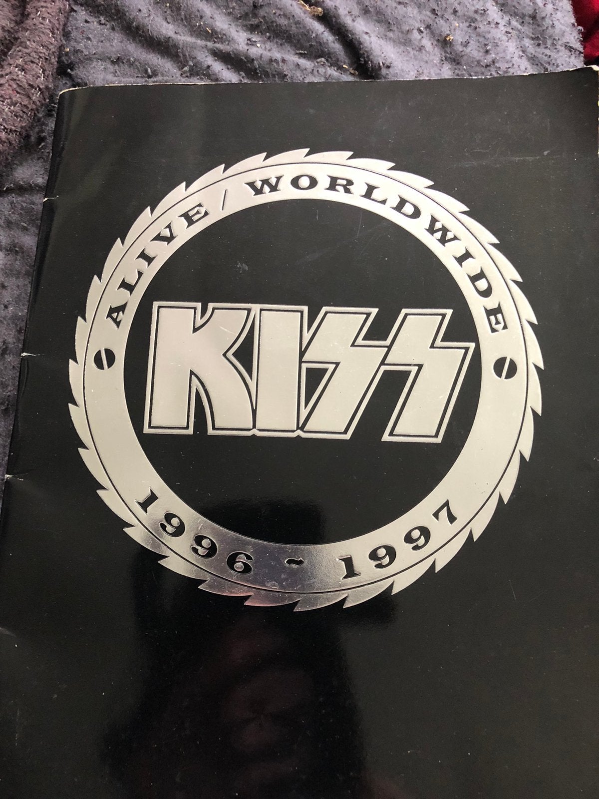 Kiss alive worldwide tourbook, Ophalen of Verzenden, Zo goed als nieuw
