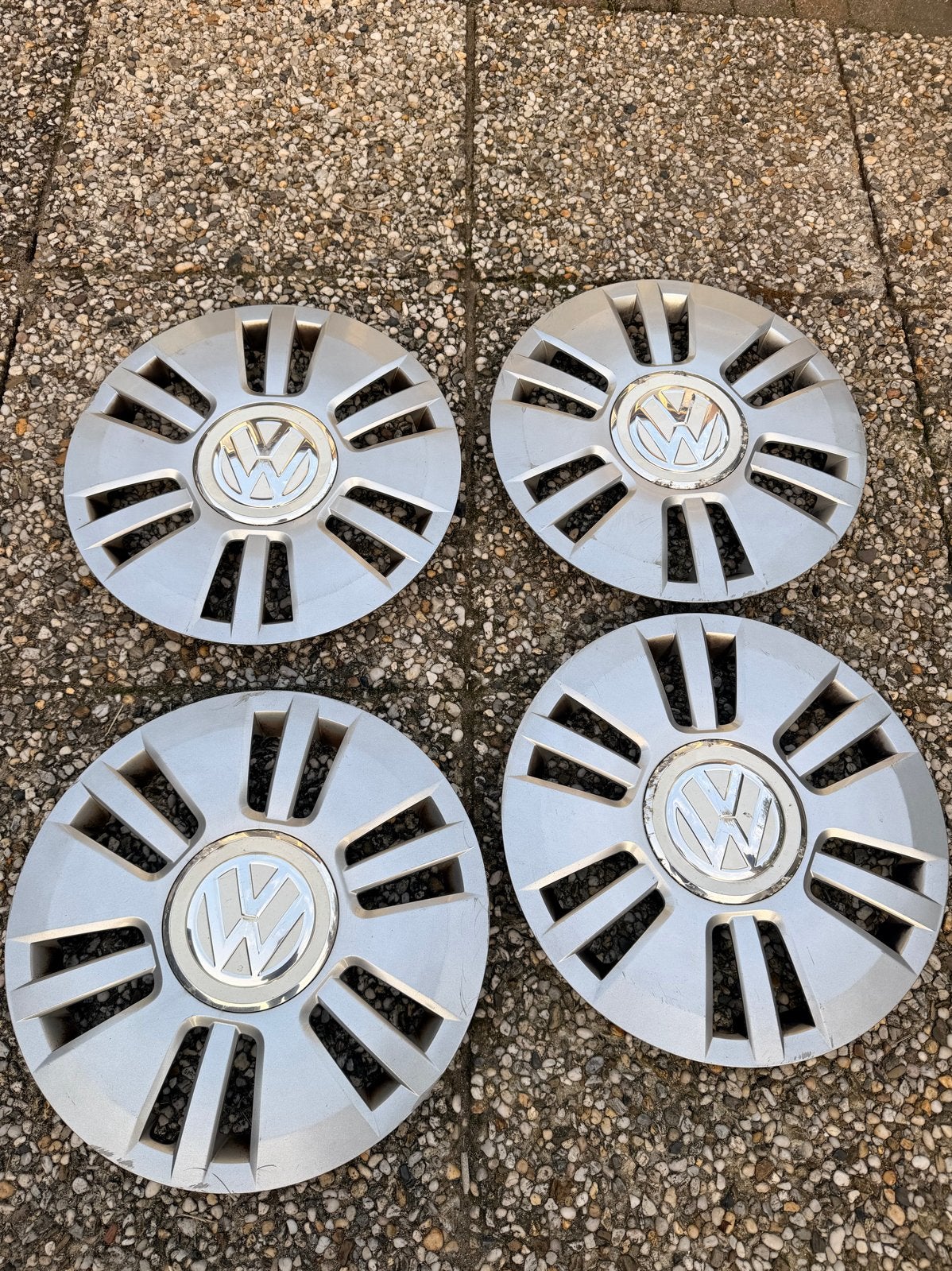 4 wieldoppen VW UP! 14 inch - Gebruikt, Auto diversen, Ophalen of Verzenden, Gebruikt