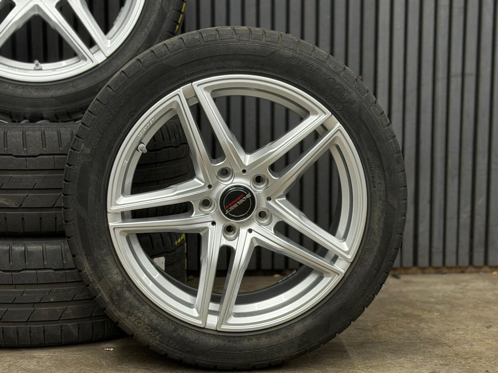 Mooie zomerset bmw F10 F11 5 serie 6mm €499,-, Ophalen, 17 inch, Zomerbanden, Band(en)