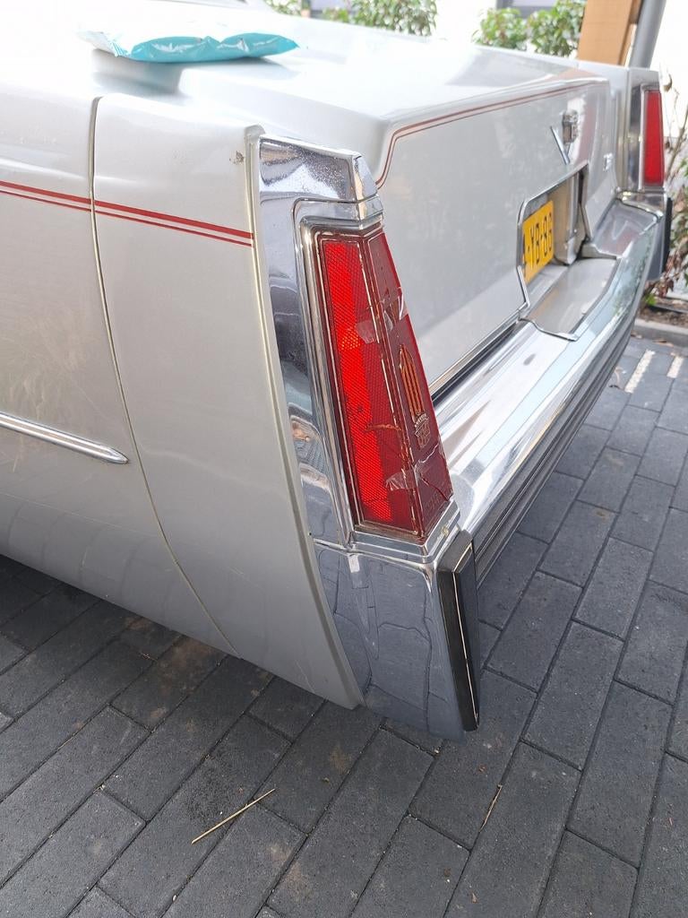 Gezocht achterlicht Cadillac coupe de ville 1977, Auto-onderdelen, Ophalen of Verzenden, Cadillac