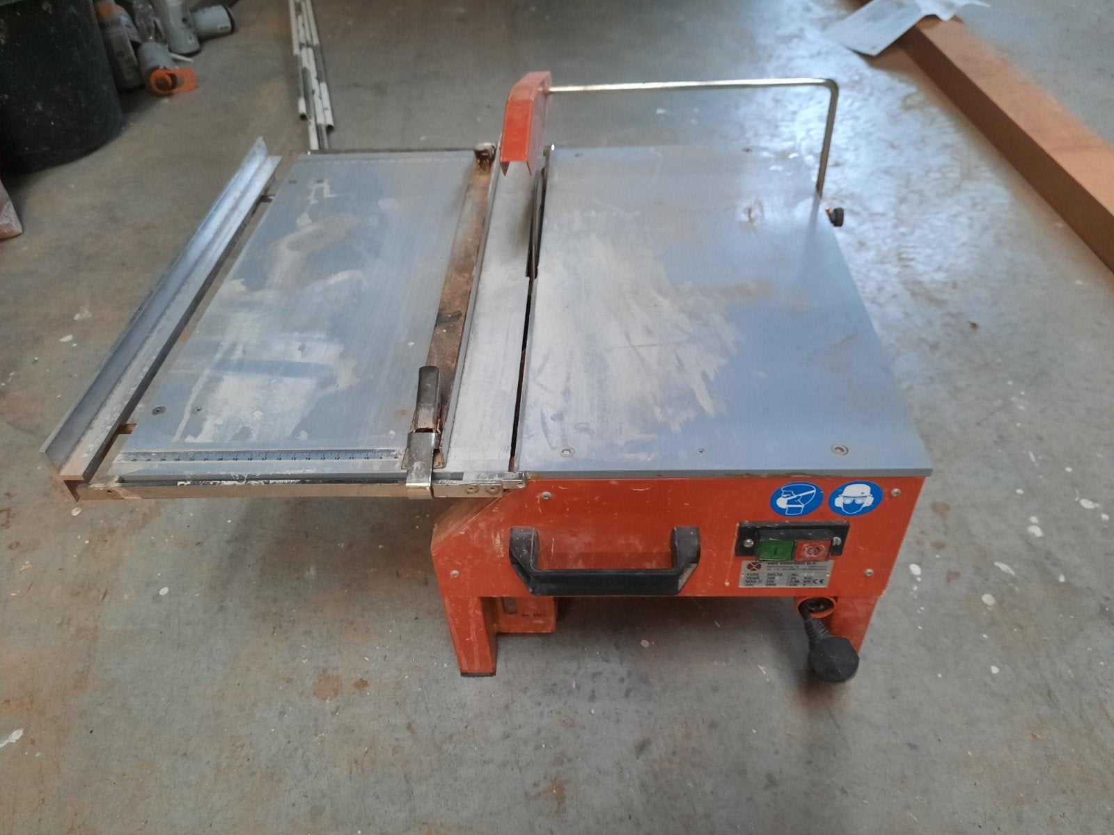 Steenzaagmachine met diamant zaagblad, watergekoeld., Doe-het-zelf en Verbouw, Ophalen, 600 tot 1200 watt, Cirkelzaag, 30 tot 70 mm