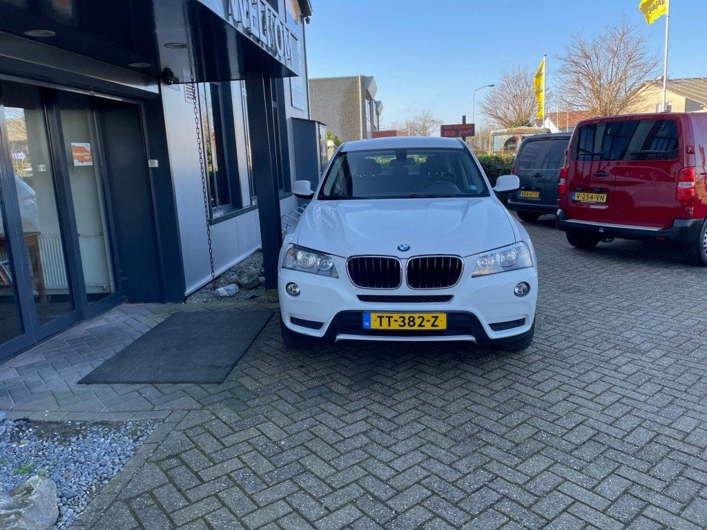 Bmw X3 XDRIVE20I Automaat, Navi, Climatcntrl, Cruisecntrl, T, Euro 5, Gebruikt, 4 cilinders, 2000 kg
