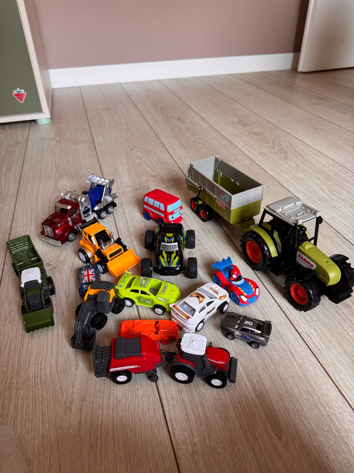 Grote collectie speelgoedauto's en voertuigen, Ophalen, Gebruikt