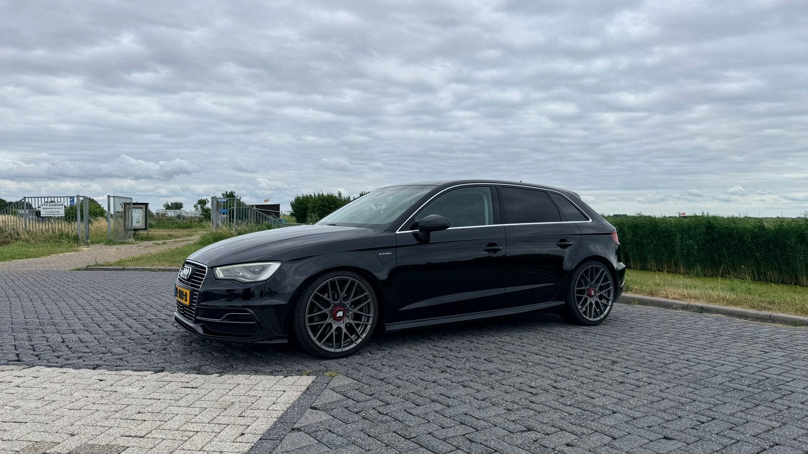 Audi A3 1.4 Tfsi 204pk E-tron Phev S Tronic 2016 Zwart, Auto's, Zwart, 4 cilinders, Zwart, 1395 cc