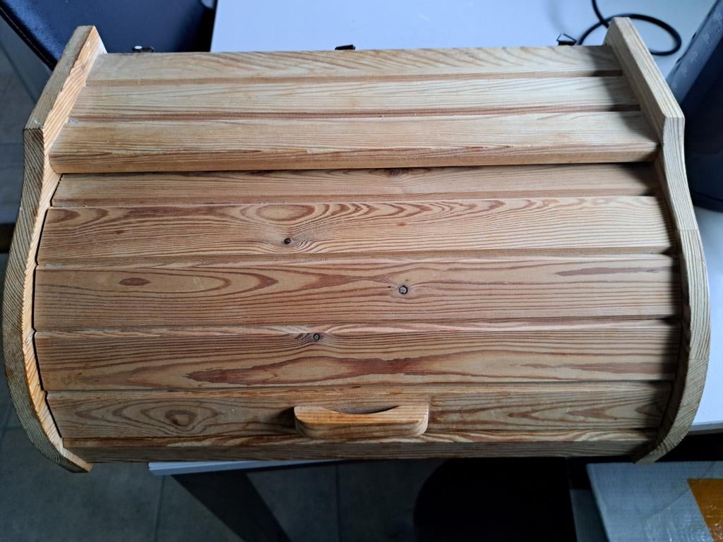 Houten broodtrommel met ophanghaken, Ophalen of Verzenden