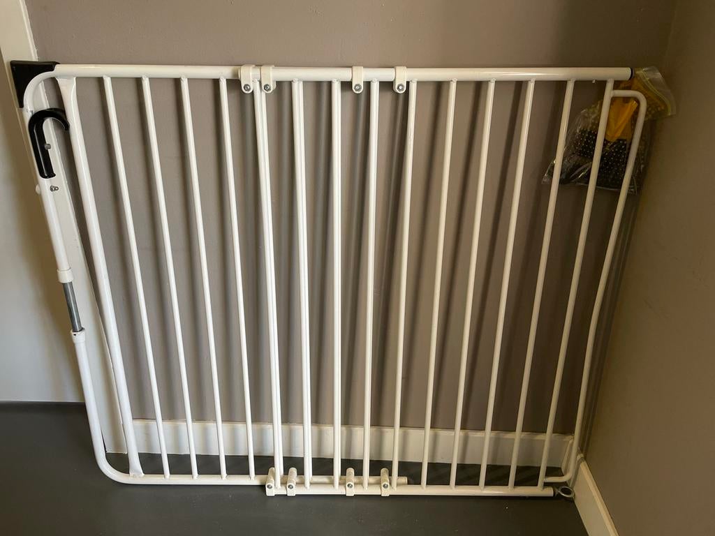 Traphekje A3 safety door  - verstelbaar, Kinderen en Baby's, Traphekjes, Gebruikt, Schroefhekje, Metaal of IJzer, 100 tot 115 cm