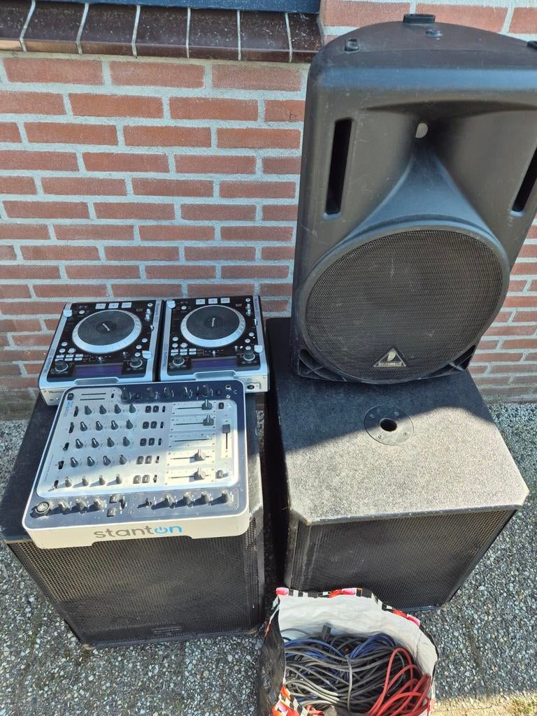 Complete DJ-set met 18" subwoofers, draaitafels en mengpanee, Ophalen of Verzenden