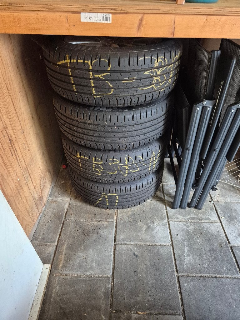 Velgen met banden volkswagen, Ophalen