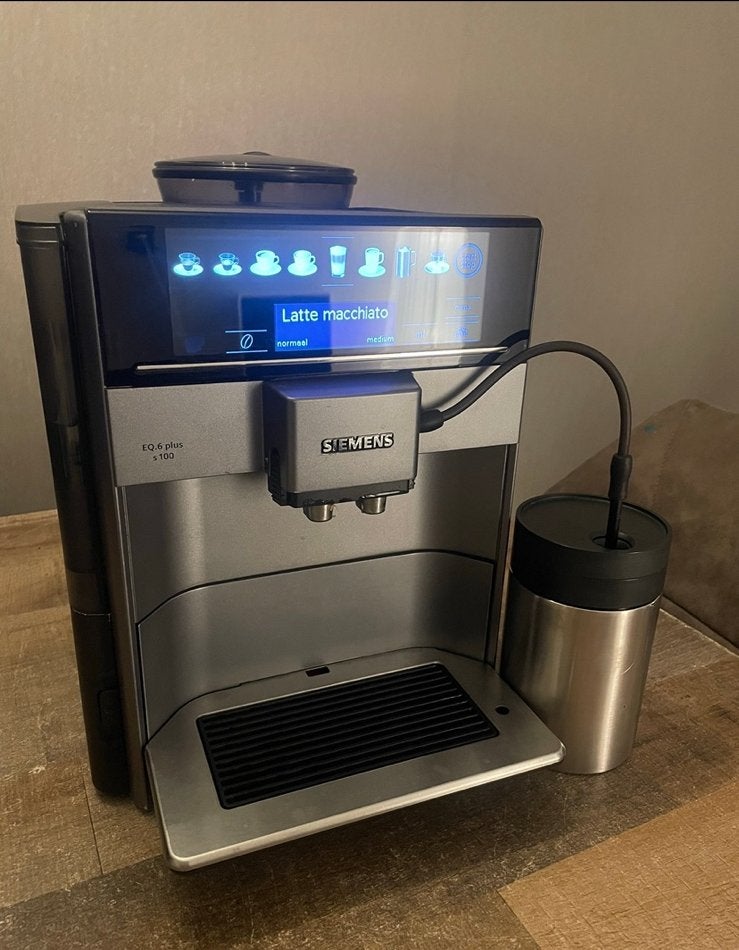 Koffiemachine siemens EQ6 PLUS S100, Ophalen of Verzenden, Zo goed als nieuw, Koffiemachine