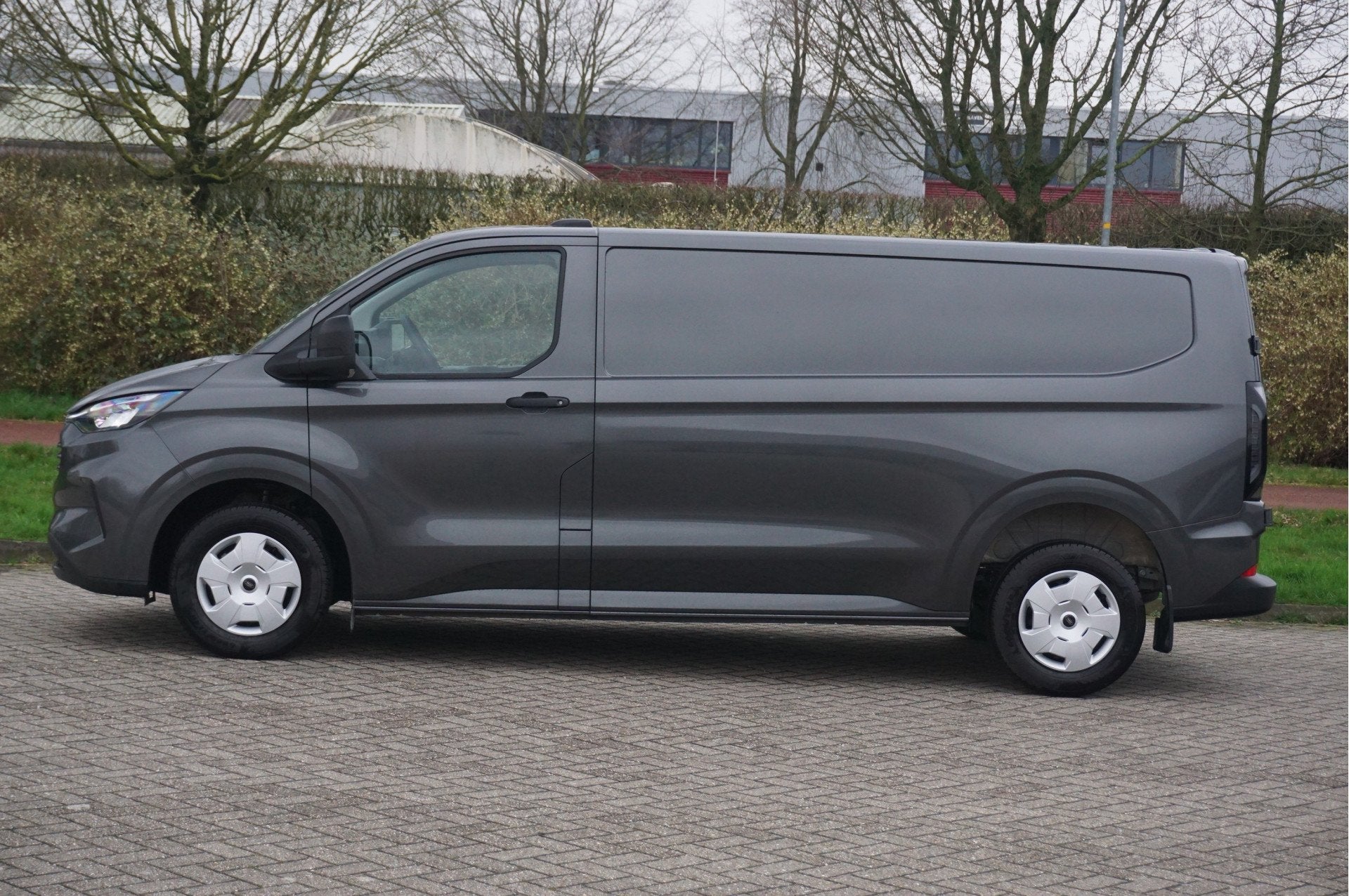 Ford Transit Custom 300L 136PK Trend BPM VRIJ! 13" Sync Sche, Voorwielaandrijving, 136 pk, Gebruikt, 4 cilinders