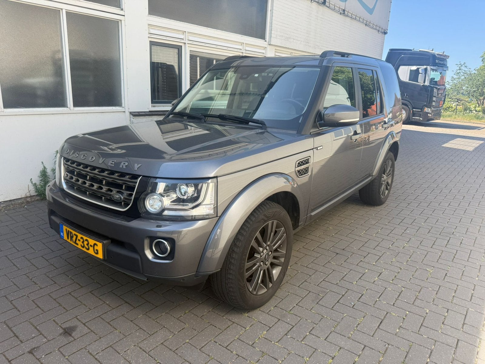 Land Rover Discovery 3.0 SDV6 HSE 256pk 2016 Grijs kenteken, Auto's, Bestelauto's, Land Rover, 2993 cc, Leder, Diesel