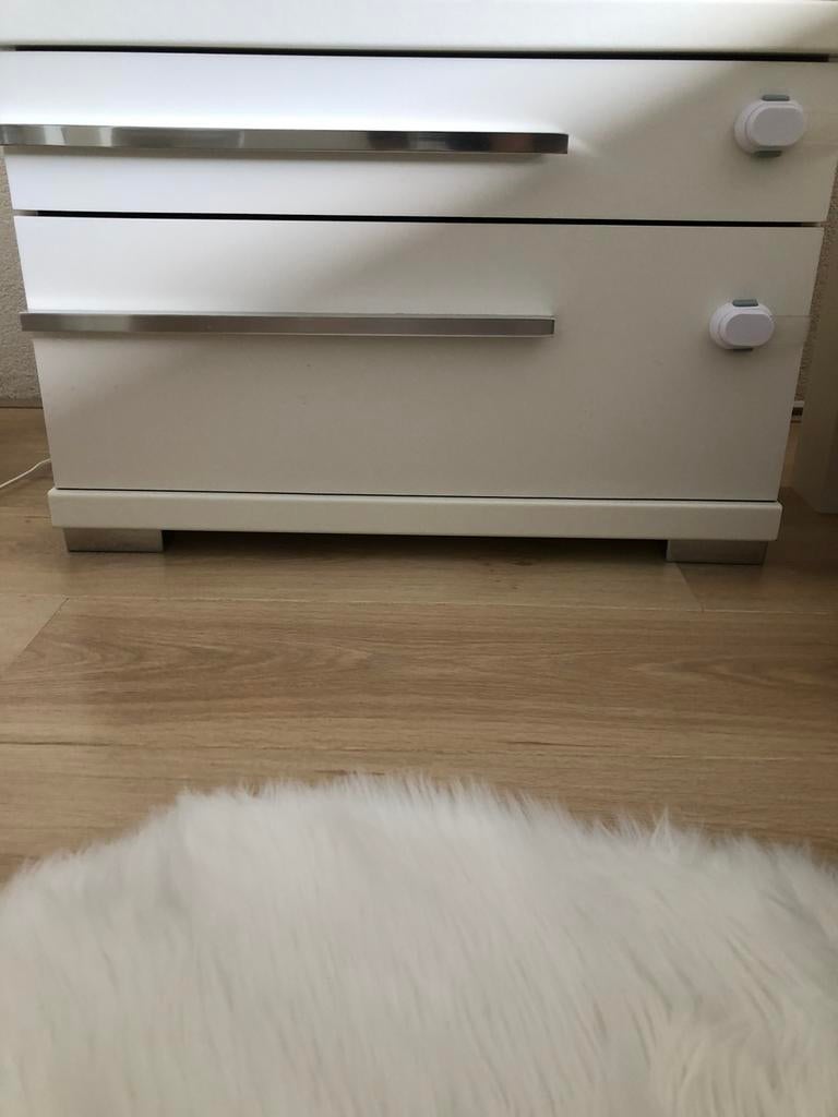 Nachtkast van Beter Bed, Huis en Inrichting, Slaapkamer | Nachtkastjes, Ophalen, Zo goed als nieuw, Minder dan 45 cm