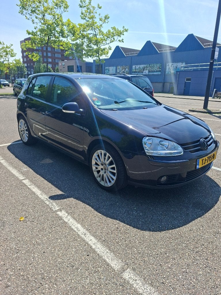 Volkswagen Golf 1.4 16V 59KW 3D 2007 Zwart, Auto's, Volkswagen, Voorwielaandrijving, Stof, Zwart, 4 cilinders
