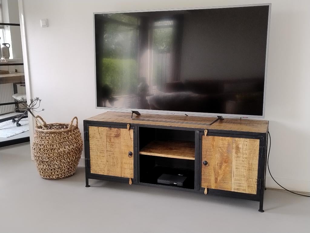 Tv meubel  Mango hout 40 euro, Huis en Inrichting, Kasten | Televisiemeubels, Ophalen, Gebruikt, 100 tot 150 cm, Minder dan 100 cm