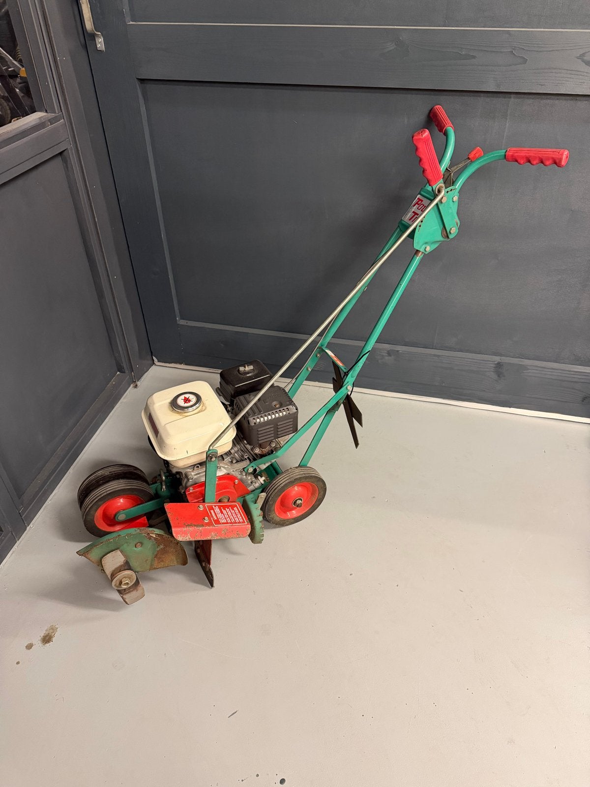 Power Trim Model 300-H Graskantensnijder met Honda GX120, Ophalen, Gebruikt