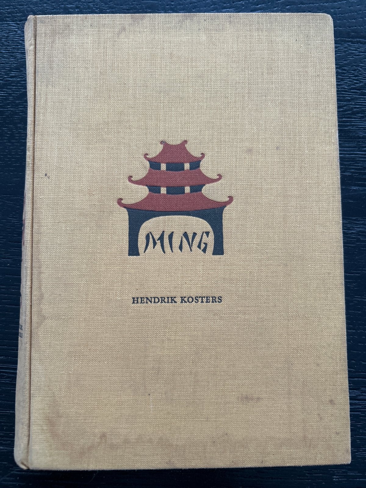 Ming: Een roman over China - Hendrik Kosters (1938), Boeken, Romans, Ophalen of Verzenden, Gelezen, Nederland