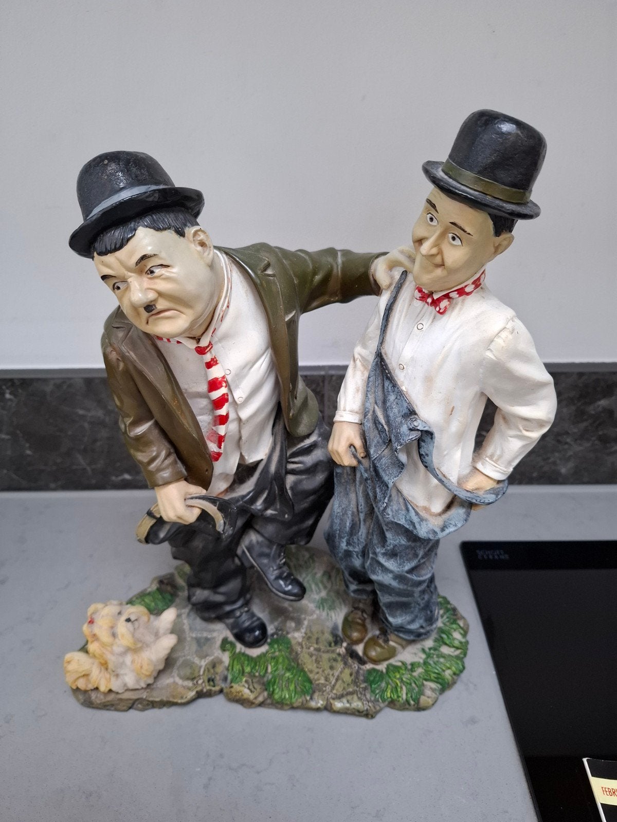 Beeld Laurel & Hardy met hondje - Komisch duo, Ophalen of Verzenden
