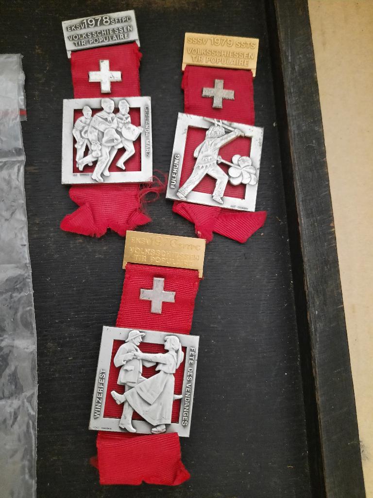 Medaille 3 stuks, Ophalen of Verzenden, Landmacht, Nederland, Lintje, Medaille of Wings