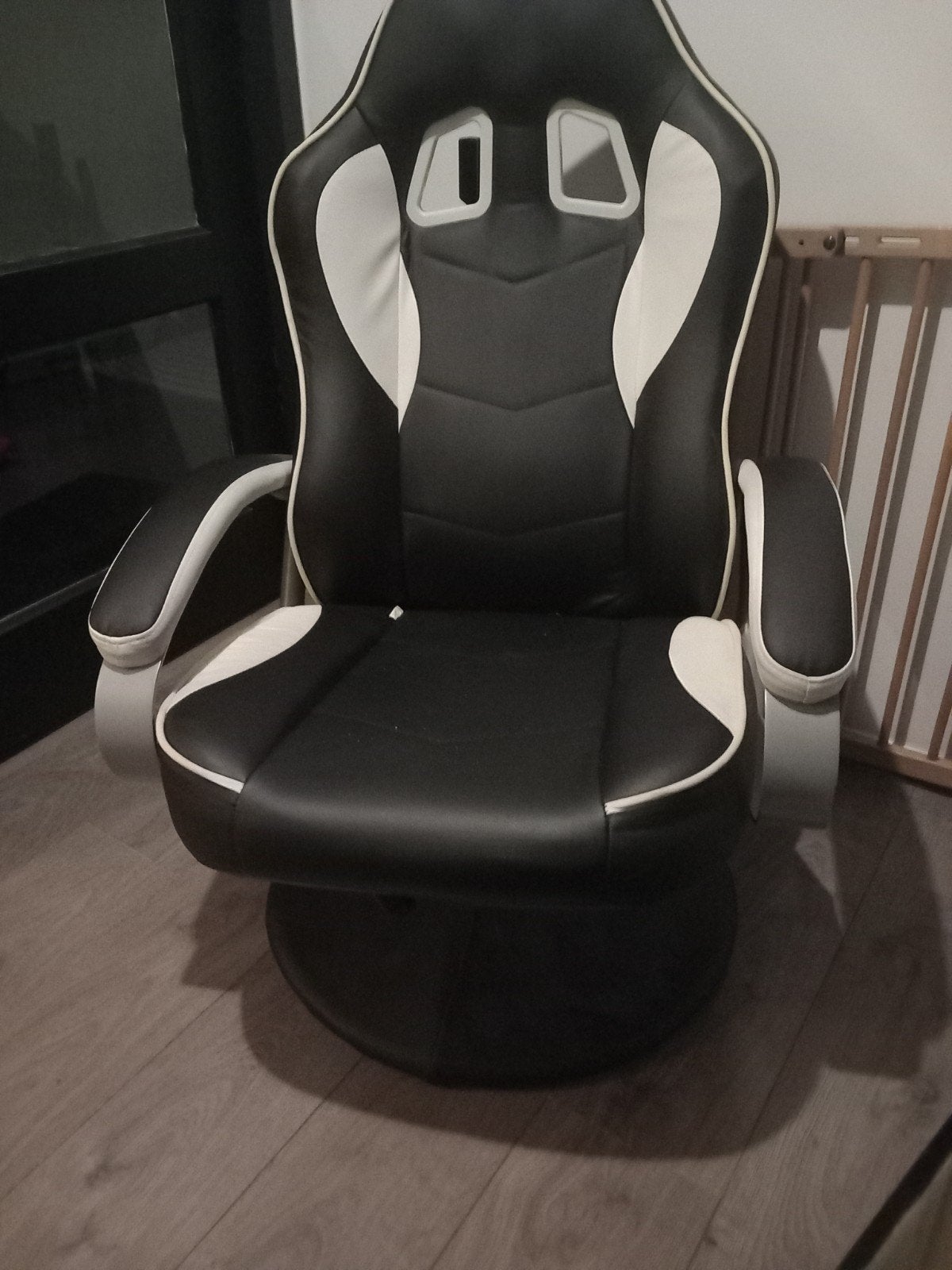 HJH Gamestoel + Voetensteun, Ophalen of Verzenden, Zo goed als nieuw, Zwart