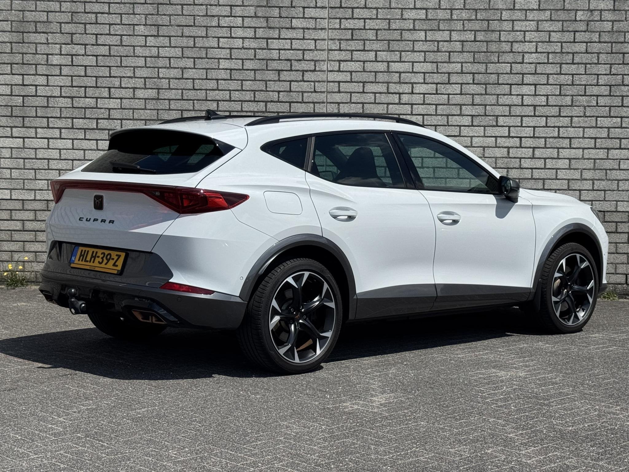 CUPRA Formentor 1.4 e-Hybrid VZ Performance | Trekhaak | Ach, Gebruikt, 4 cilinders, Wit, Hybride Elektrisch/Benzine