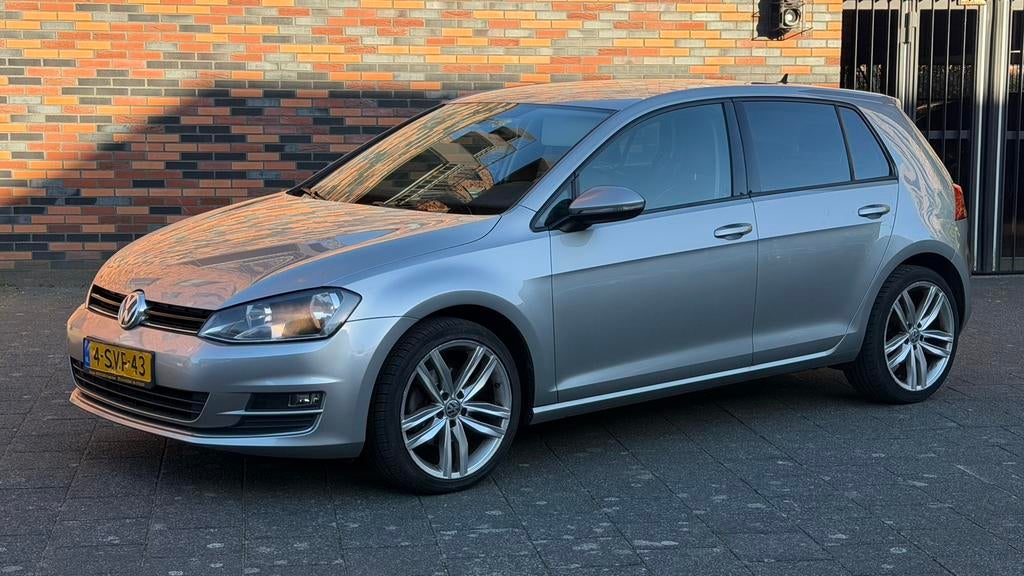 Volkswagen Golf 1.2 TSI Highline AIRCO/STVEWARMING/CAMERA/PD, Voorwielaandrijving, 4 cilinders, 49 €/maand, Origineel Nederlands