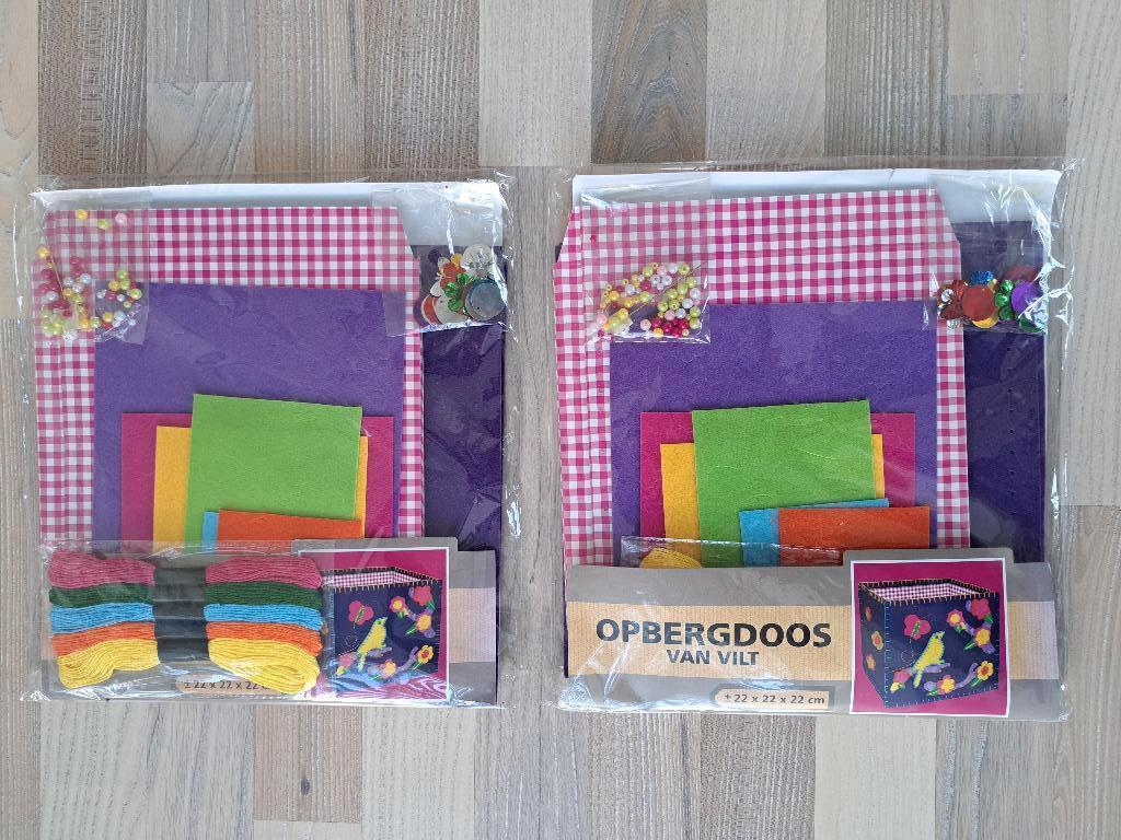 Hobby pakket van twee opbergdozen van vilt 22x22x22cm, Hobby en Vrije tijd, Ophalen of Verzenden, Nieuw, Knutselwerk