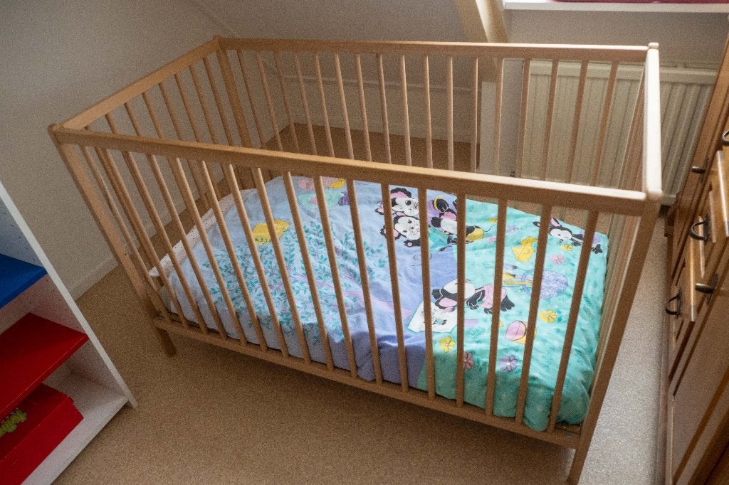 Kinderledikantje Ikea, Ophalen, Zo goed als nieuw, Ledikant