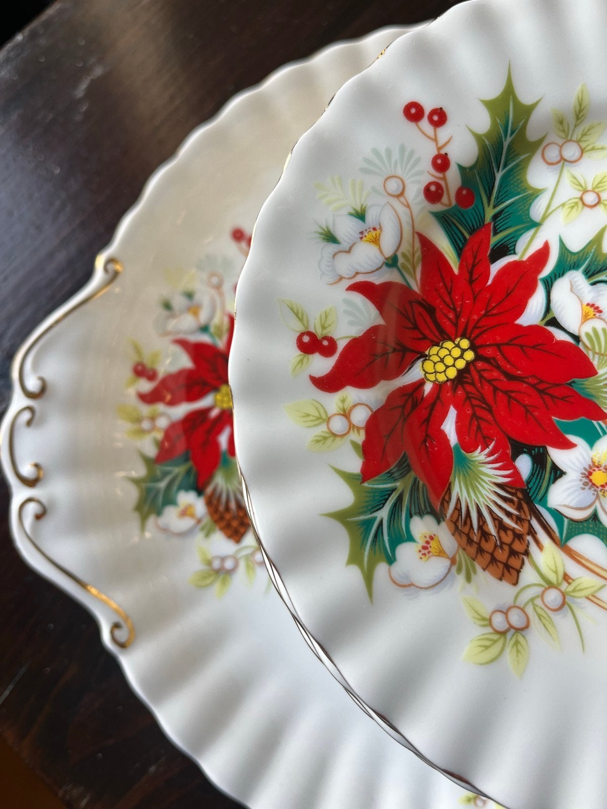 Royal Albert Poinsettia gebaksset - 13 delig, Klassiek, Ophalen of Verzenden, Zo goed als nieuw, Bord(en)