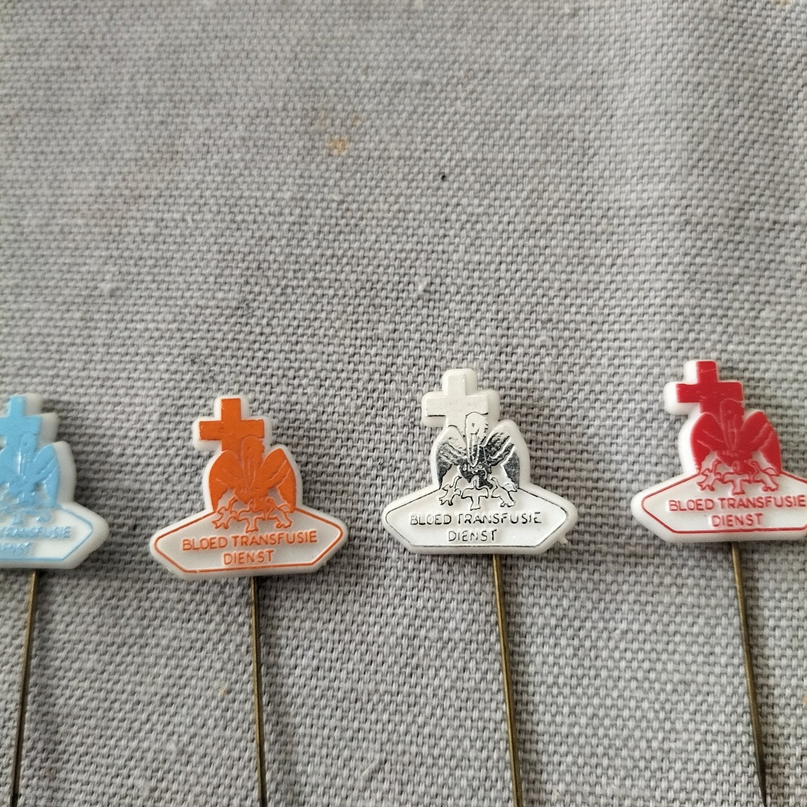 Rode Kruis Bloed Transfusie Speldjes, Verzamelen, Ophalen of Verzenden, Gebruikt, Overige onderwerpen