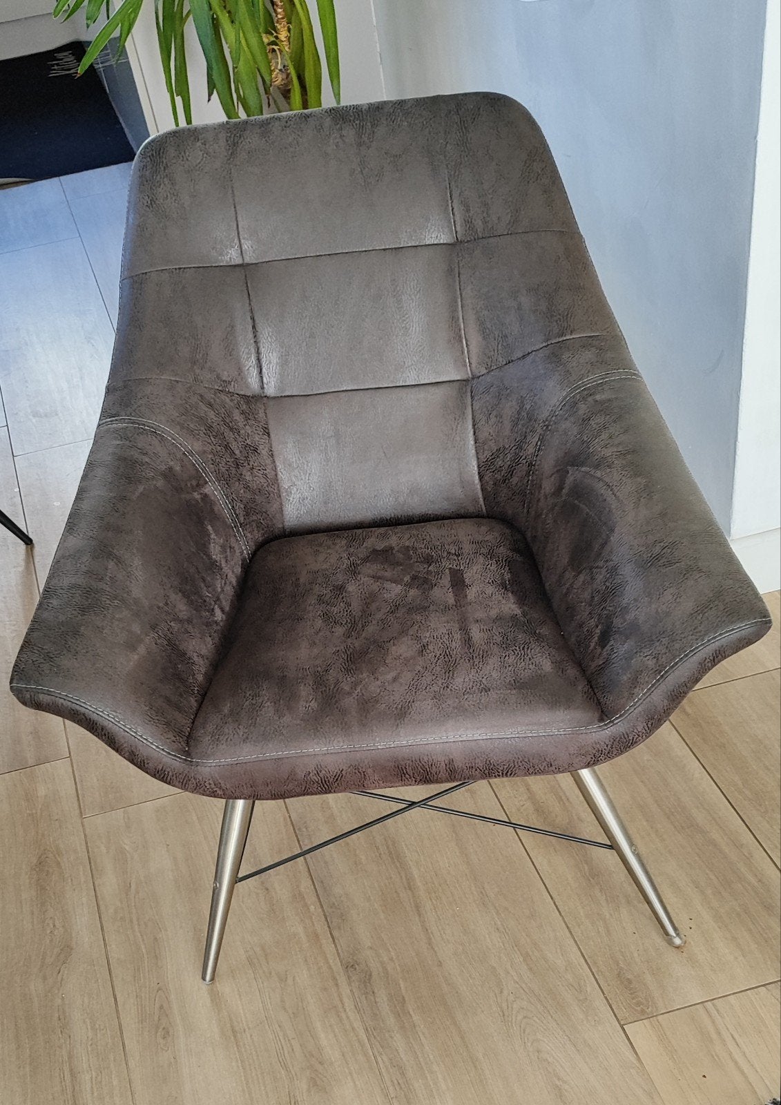 2 fauteuils, grijs/bruin microleder, Ophalen of Verzenden, Gebruikt, 75 tot 100 cm, 50 tot 75 cm