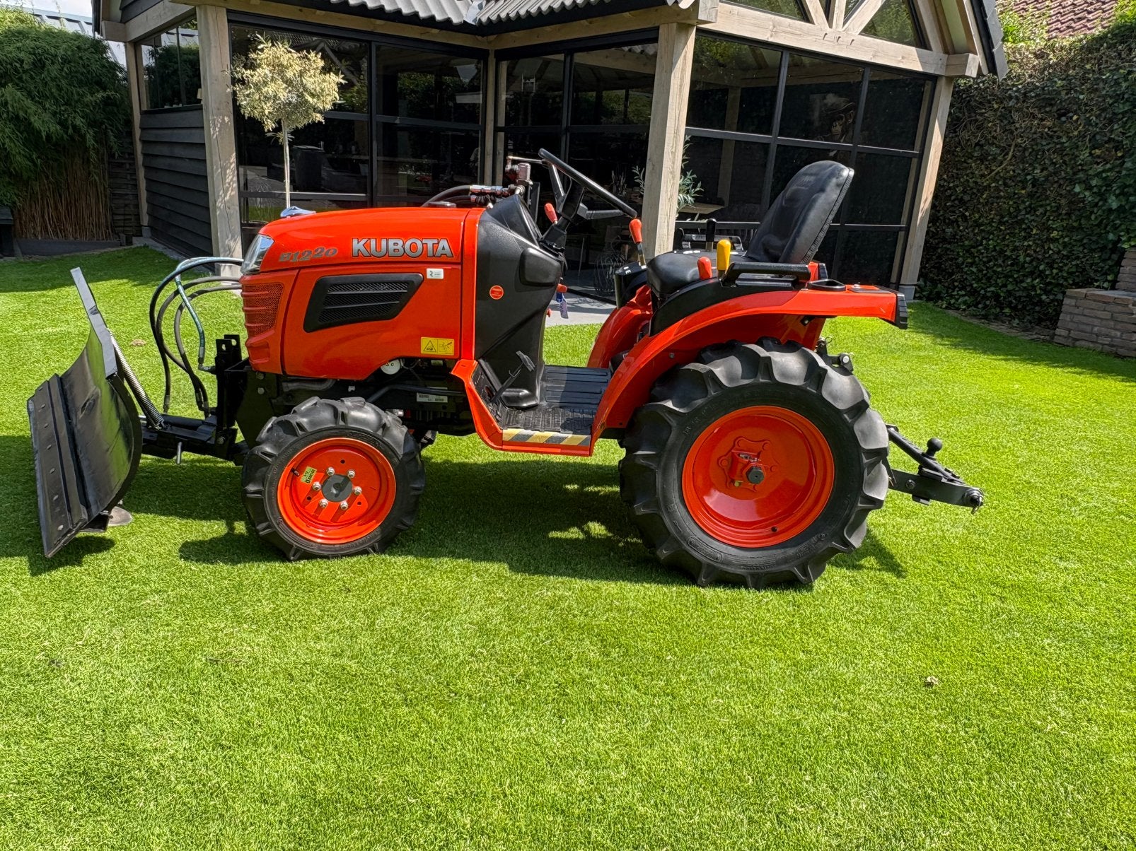 Nagenoeg nieuwe Kubota B1220 4wd slechts 155 orginele uren, Gebruikt, Tot 2500, Tot 80 Pk, Ophalen