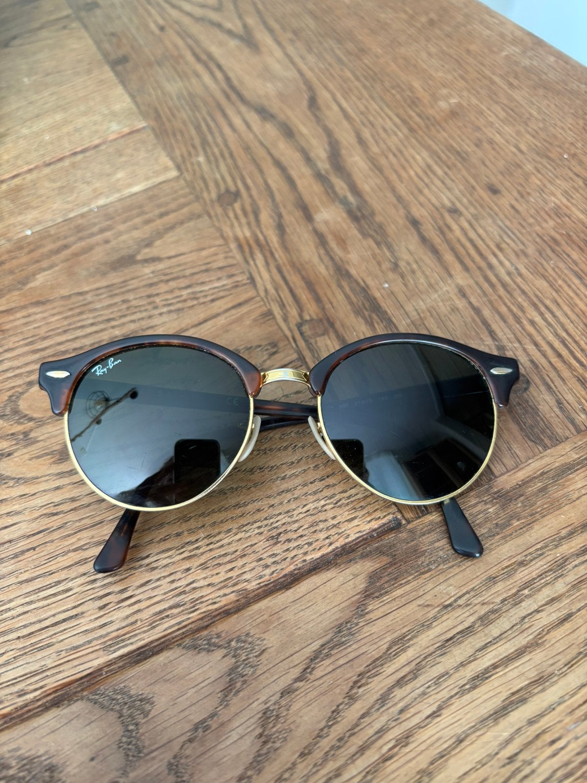 Rayban clubround zonnebril, Zonnebril, Zwart, Ophalen of Verzenden, Zo goed als nieuw