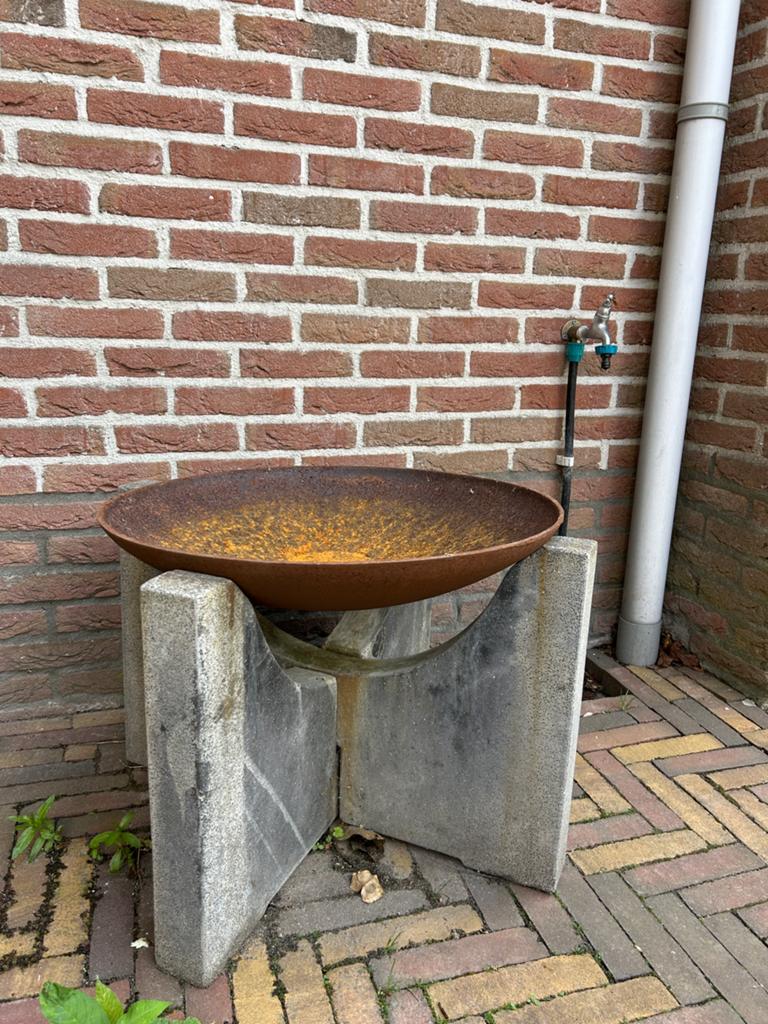 Vuurschaal met betonnen standaard, Ophalen, Gebruikt