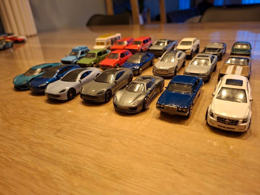 21 Matchbox auto's - Diverse modellen, Hobby en Vrije tijd, Modelauto's | 1:43, Ophalen of Verzenden, Gebruikt, Auto, Matchbox