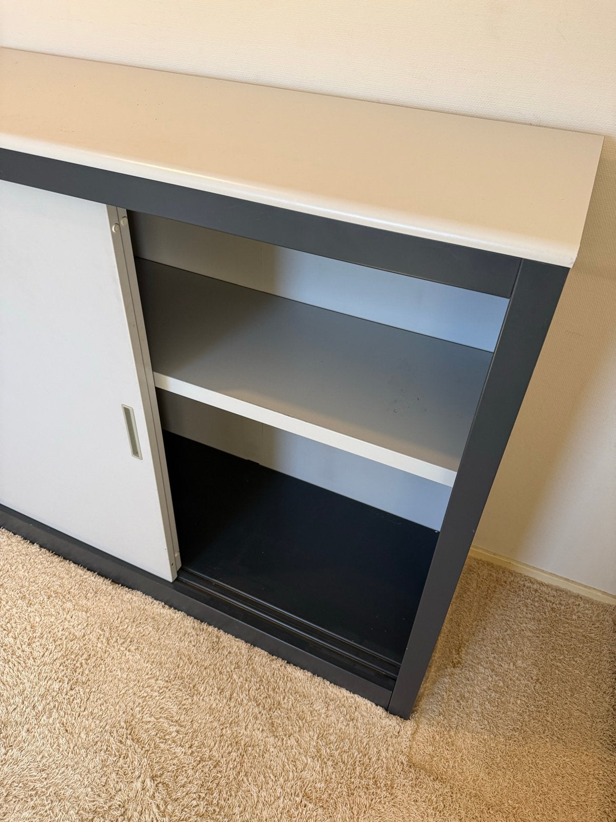 Stalen archiefkast met schuifdeuren en slot, Ophalen, Gebruikt