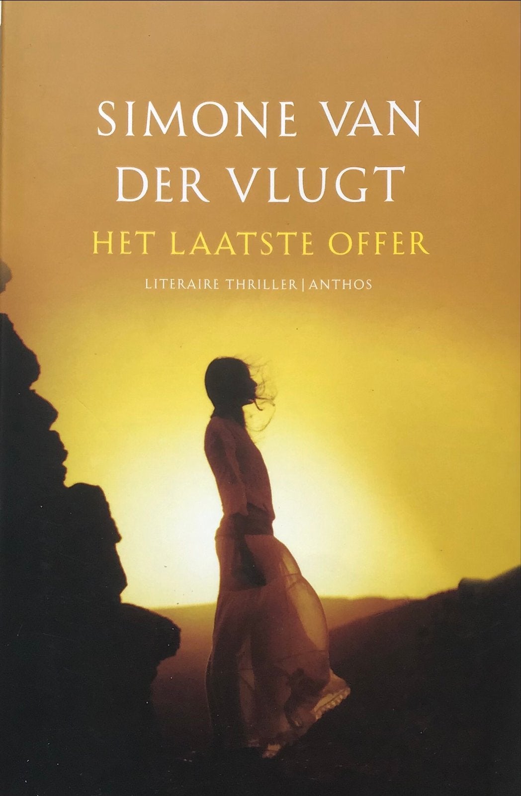 Simone van der Vlugt - Het Laatste Offer (Literaire Thriller, Boeken, Ophalen of Verzenden, Zo goed als nieuw, Nederland