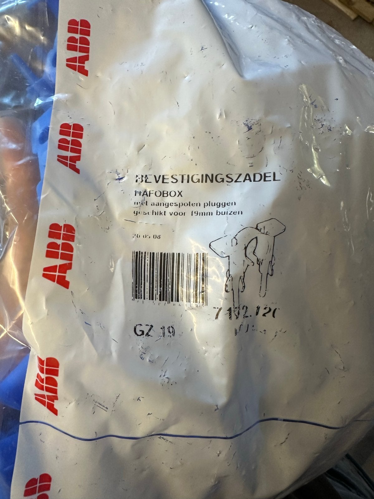 Gratis! ABB Bevestigingszadel HAFOBOX voor 19mm buizen, Ophalen of Verzenden, Nieuw, ABB, Overige typen