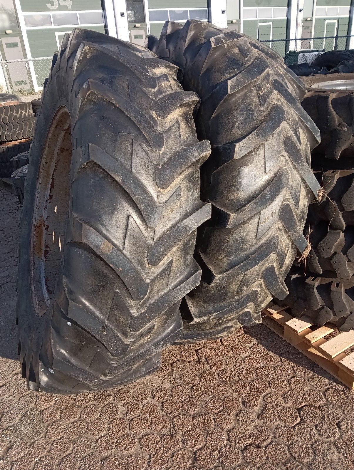 Set Dubbel lucht Molcon 5 ster 18.4R38 Michelin Agribib, Ophalen