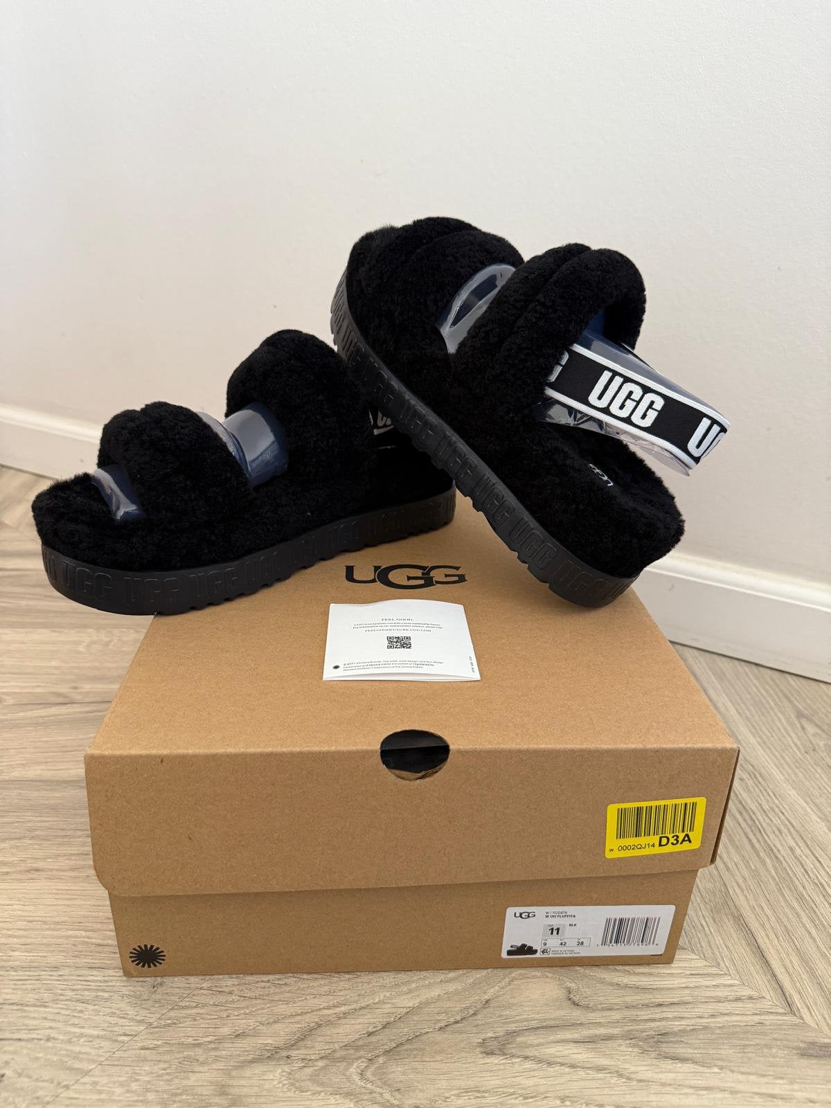 Splinternieuwe UGG Oh Fluffita maat 42, Kleding | Dames, Zwart, Nieuw, Ophalen of Verzenden, Pantoffels of Sloffen