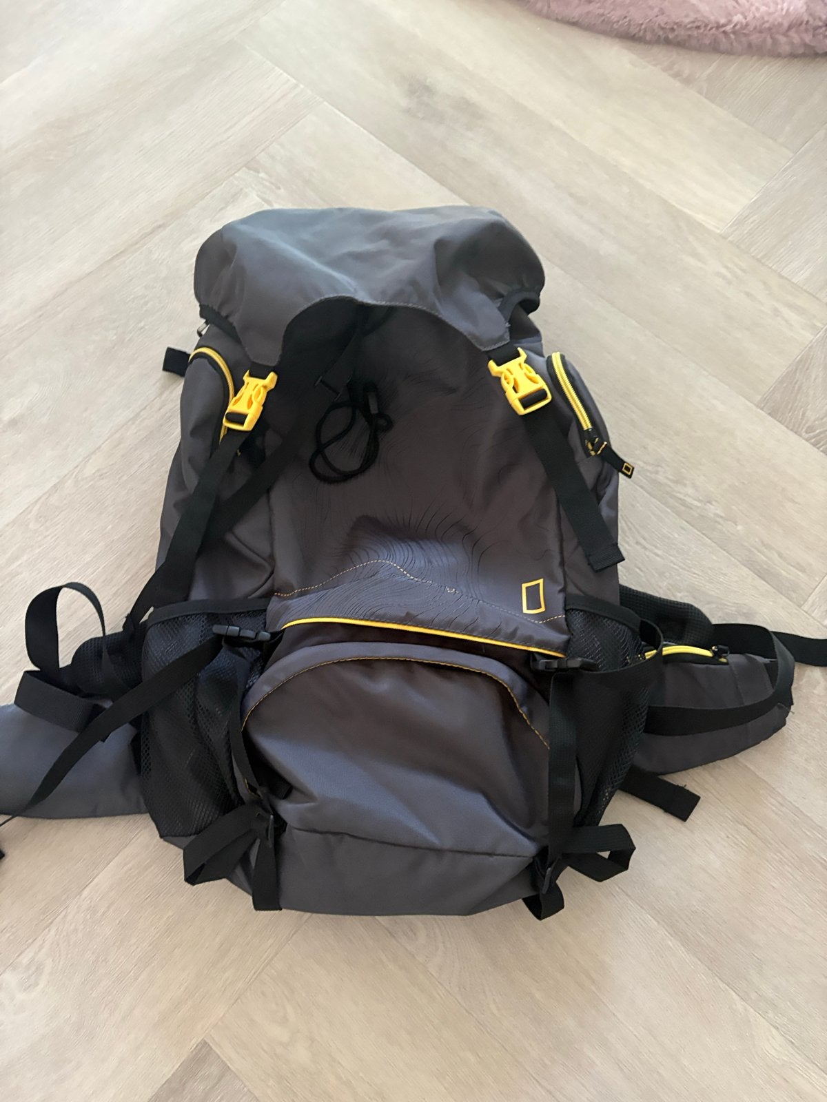 Trekking rugzak / backpack 50 liter National Geographic, 25 tot 40 cm, Ophalen of Verzenden, Zo goed als nieuw, Trekking
