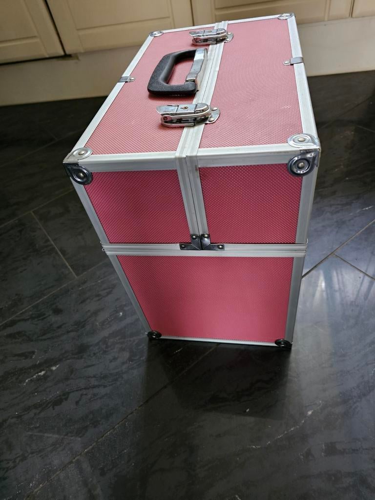 ZEER GROTE EN MOOIE ROSE KAPPERS, NAGEL,PEDICURE, SIERADEN, Sieraden, Tassen en Uiterlijk, Beautycases, Ophalen of Verzenden, Zo goed als nieuw