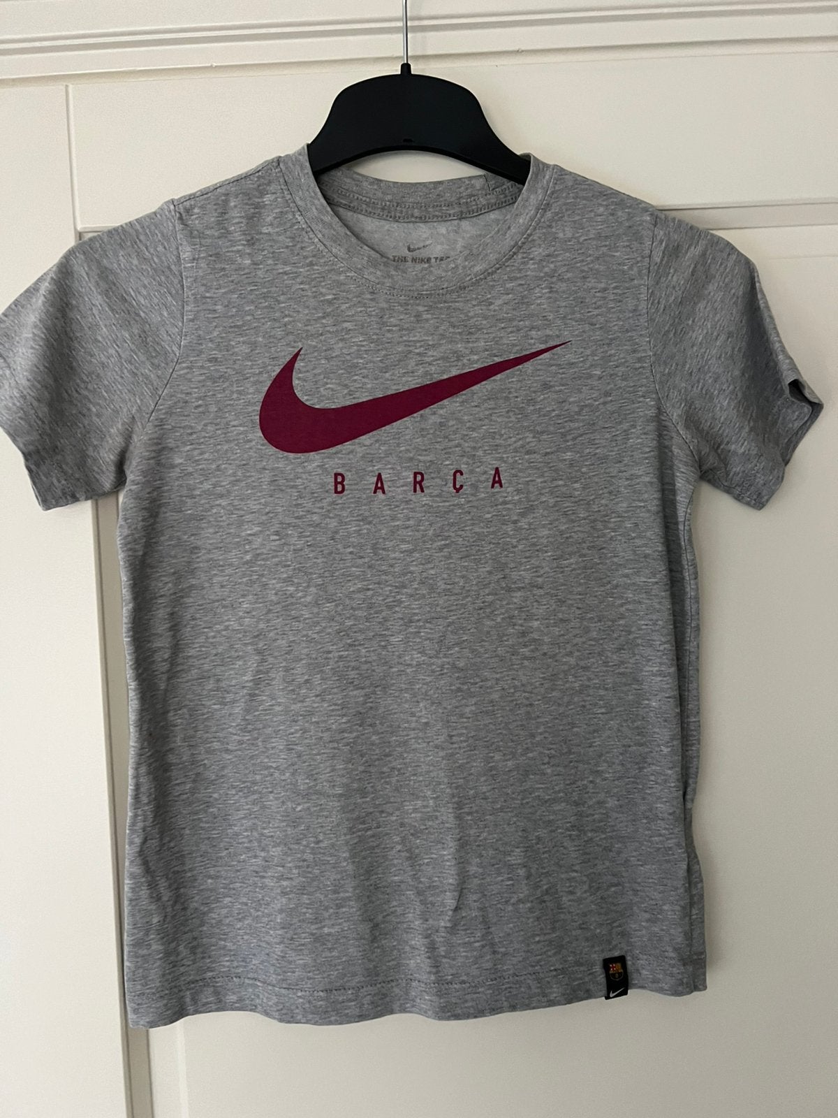 Nike FCB (FC Barcelona) shirtje maat S, Ophalen of Verzenden, Zo goed als nieuw, Grijs