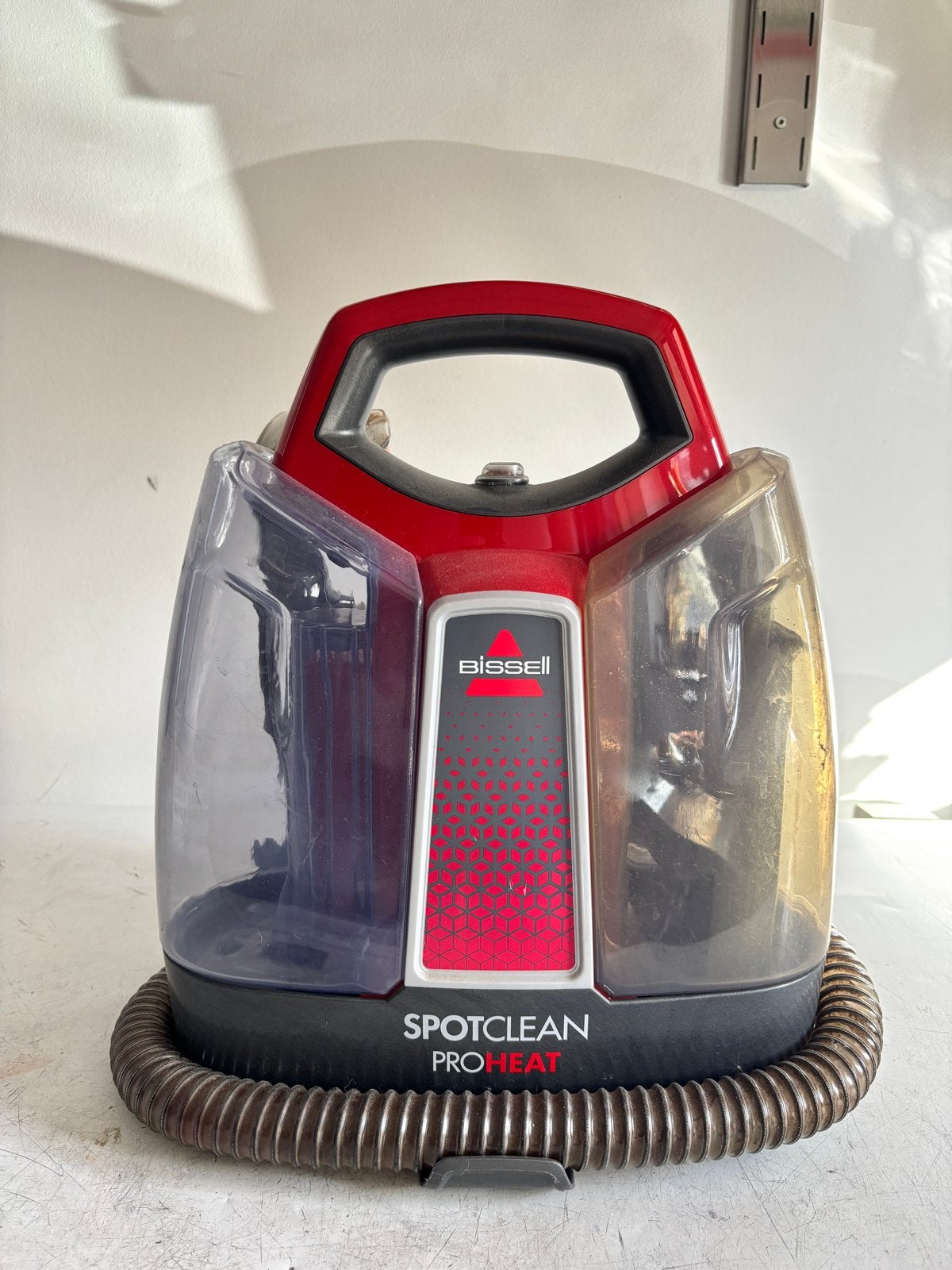 Bissell SpotClean ProHeat Vlekkenreiniger, Ophalen of Verzenden, Gebruikt, Schrobmachine