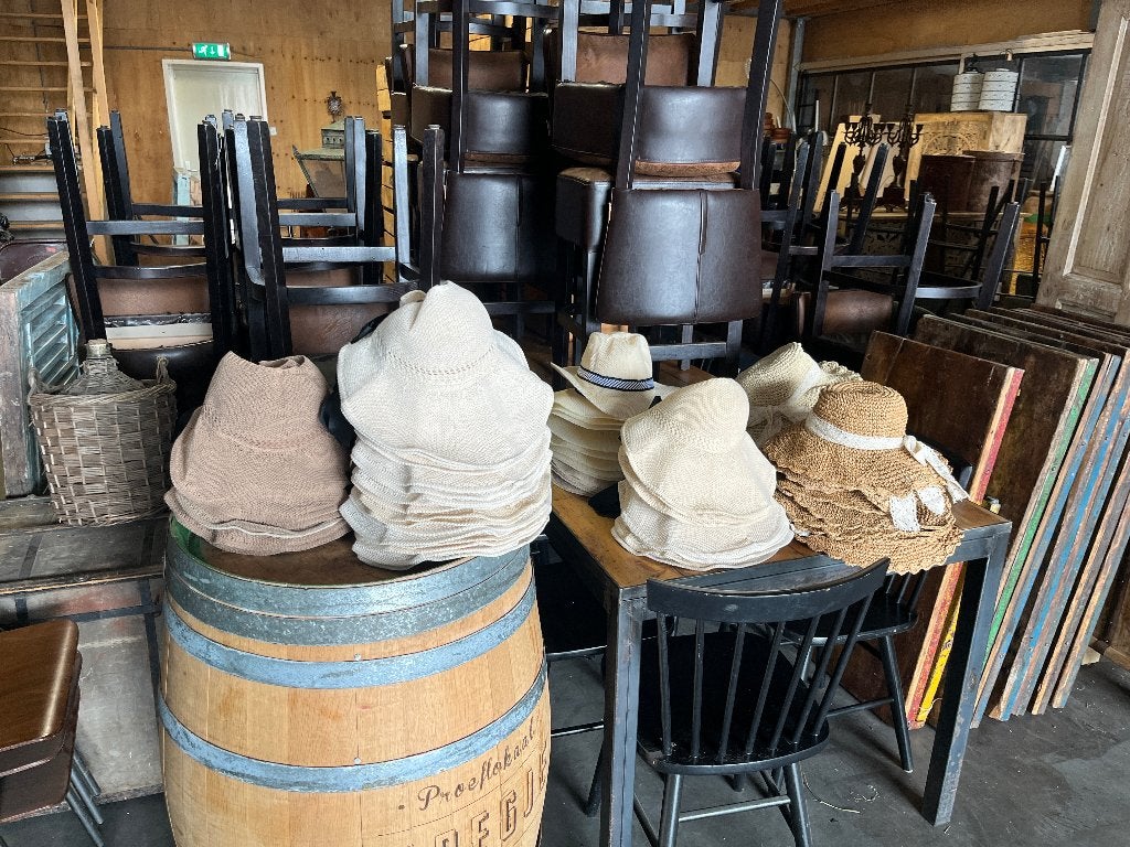 Partij Hoeden/Hoedjes Stro in totaal 74 stuks, Ophalen, Nieuw, One size fits all, Hoed