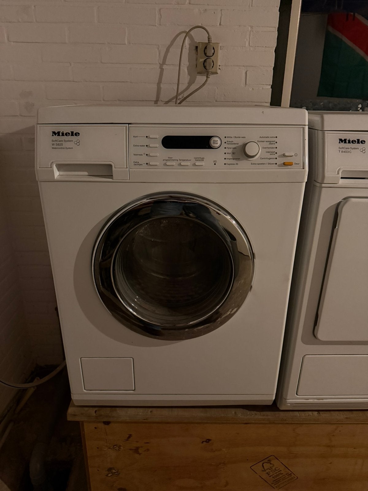 Miele W 5825 SoftCare System Wasmachine 1600 toeren, Witgoed en Apparatuur, Ophalen, 6 tot 8 kg, Gebruikt, Onbekend
